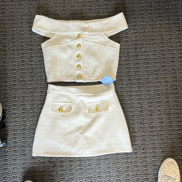 Colony & Co Pants - Elegant White Two-Piece Set, Fits a sz small